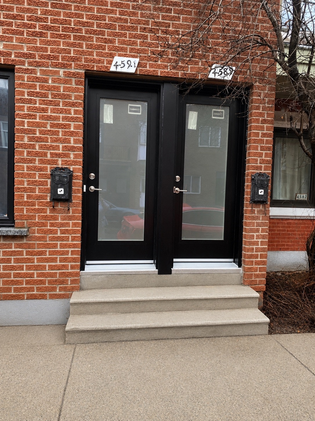 4591 Av. Coloniale — photo 1