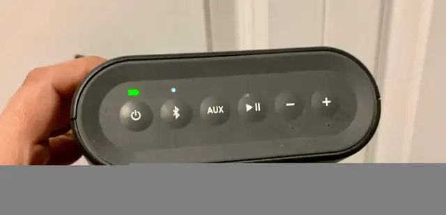 Bose Soundlink Color Bluetooth Speaker  in Speakers in Burnaby/New Westminster - Image 4