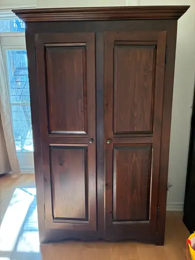 Armoire en bois plaqué style ancien, View more