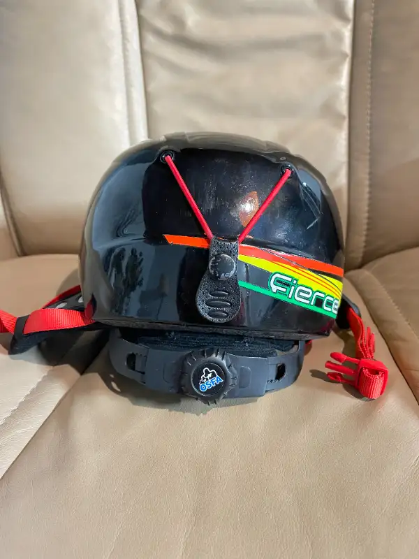 Ski Helmet Adjustable in Ski in Vancouver - Image 5