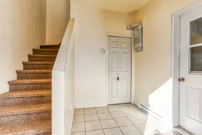 Logement à louer – 1er juillet 2026 Grand 4½ avec pièce supplémentaire idéale pour bureau Trois-Rivi...