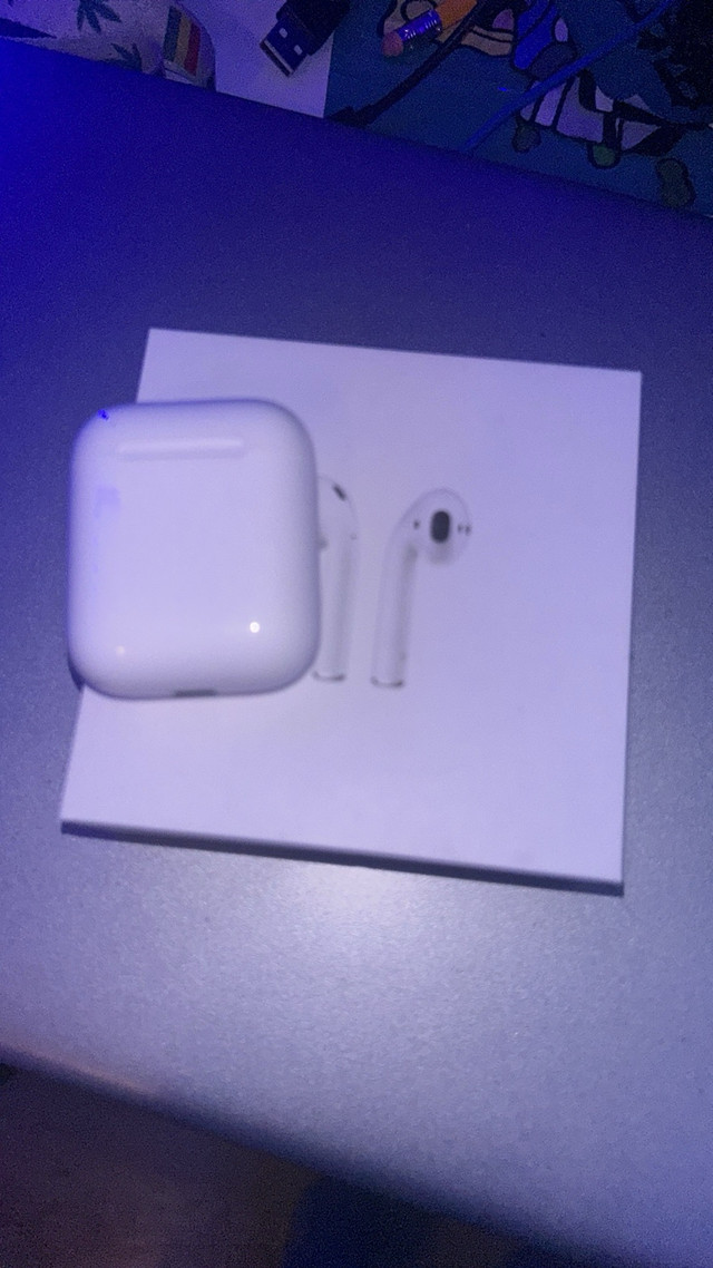 Apple AirPods  in General Electronics in Brantford - Image 4