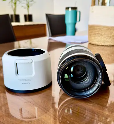 RF-Mount Lens/Full-Frame Format Aperture Range: f/2.8 to f/22 Air Sphere and Fluorine Coatings Dual...