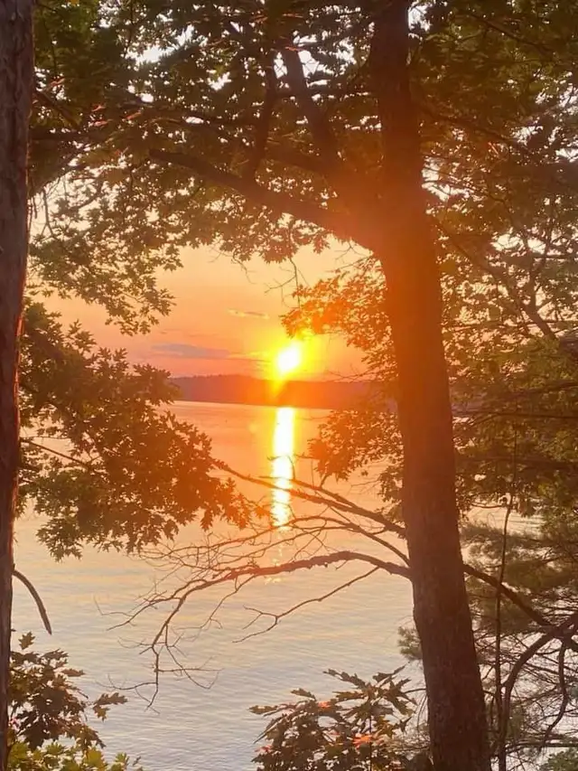 Smiths Luxury Lakefront Cottage Escape Near Algonqu in Ontario in Canada - Image 5