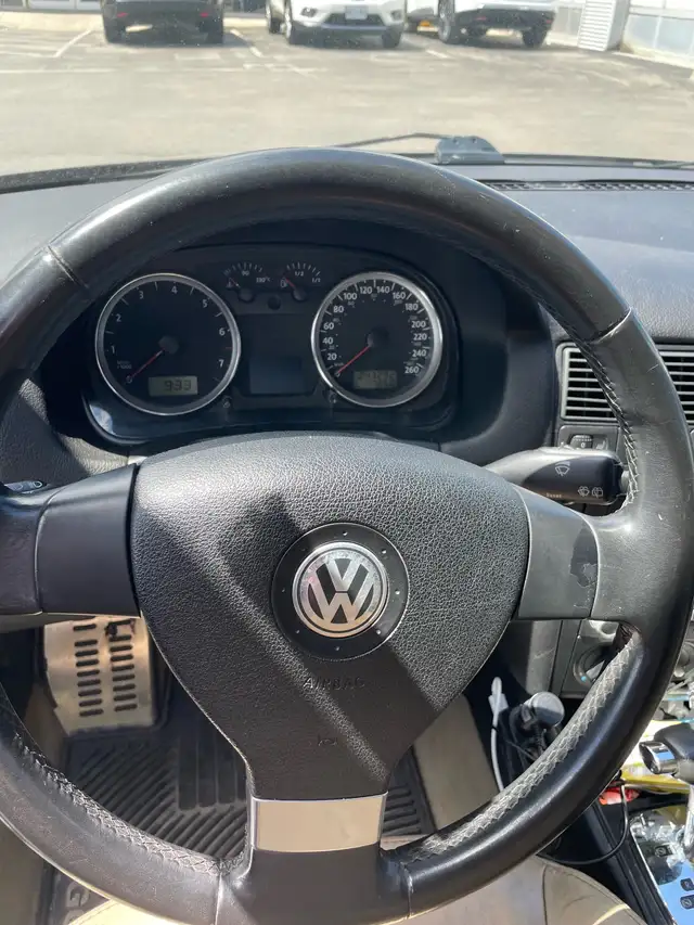 Volkswagen Golf City 2010 in Cars & Trucks in St. Catharines - Image 8