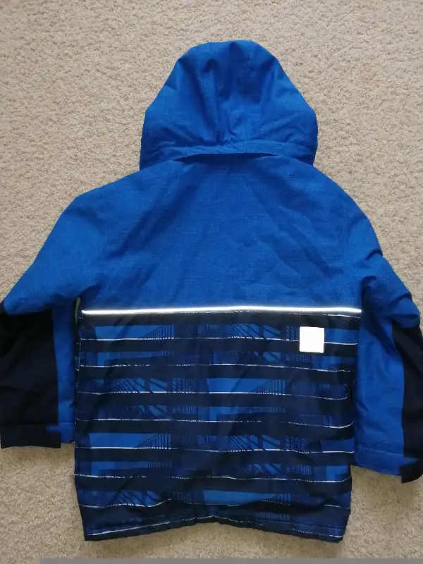 WINTER JACKET in Kids & Youth in St. Albert - Image 4