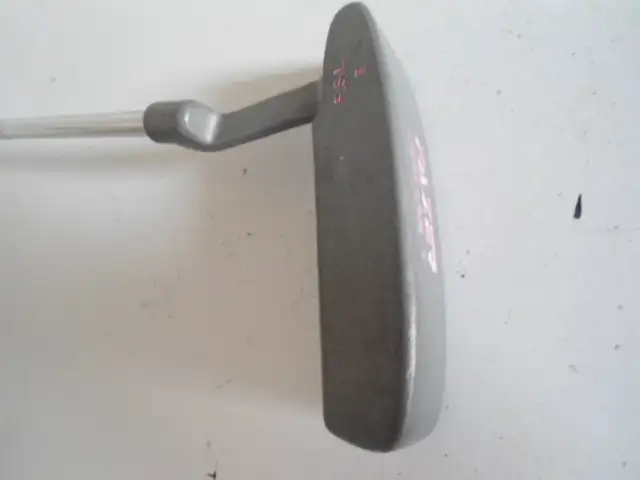 SET OF LADIES FAZER RIGHT HANDED GOLF CLUBS WITH GOLF BAG in Golf in Sudbury - Image 8