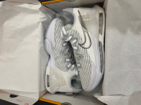 Nike Lebron James Witness 6 Size: 10 $120 IG: @SoleWorldWideHype