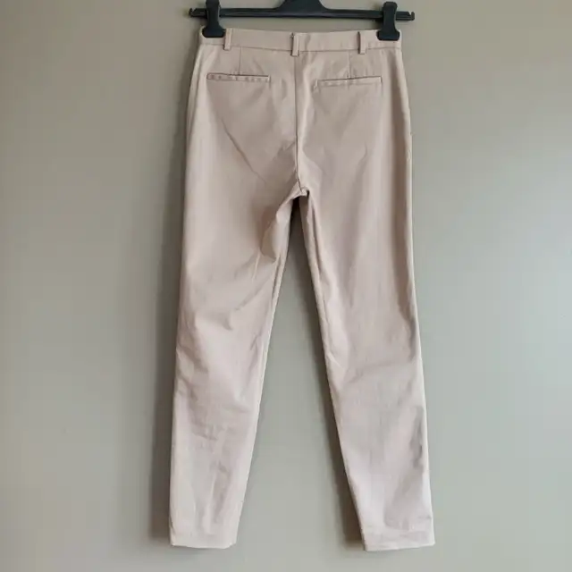 Redvalentino cropped pants - Beige - EU 38 - $150 in Women's - Bottoms in City of Toronto - Image 3