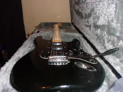 Squier vintage modified 70s stratocaster, View more