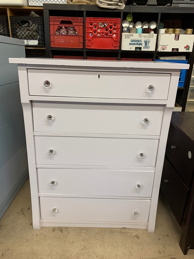 WHITE 5 DRAWER SOLID WOOD UPRIGHT DRESSER Dressers & Wardrobes