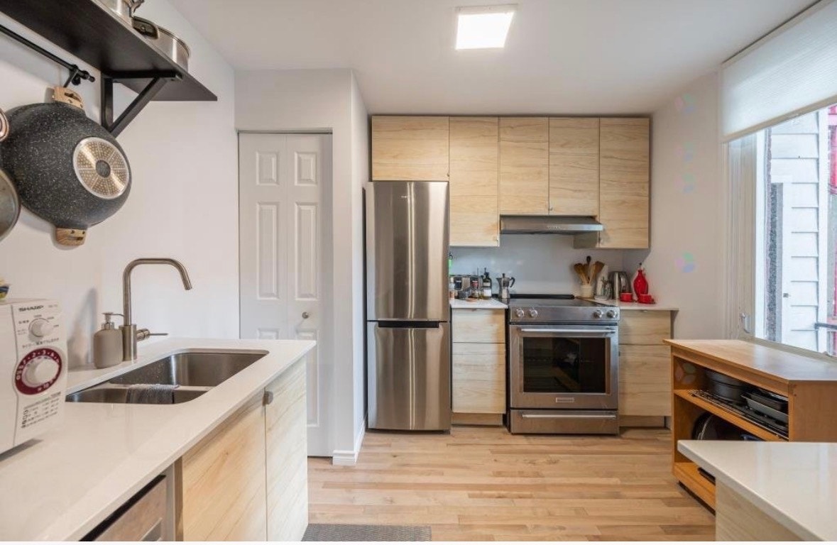 2-Bedroom, Renovated, Appliances, Parking, near Canal Lachine — photo 1