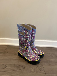 Bogs Rain Boots size 12 Kids