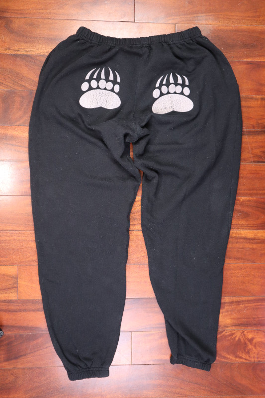 Sweatpants Sweats Black Banff, Canada No String or Tag Small in Women's - Bottoms in Calgary - Image 2