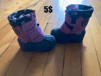 botte,soulier,chausson,croc,feute,gougoune, sandale,chausete gr5