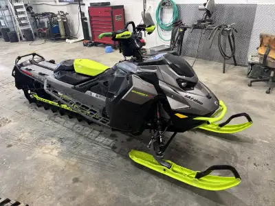 2023 summit x expert 850 Turbo R, 154” track 3” lugs, ~2600km, DJ clutch kit, CFR bars, 8” riser, I...