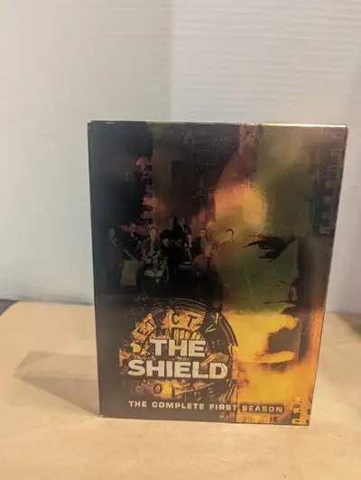 The Shield the Complete First Season DVD Set HoloFoil Box Set, View more