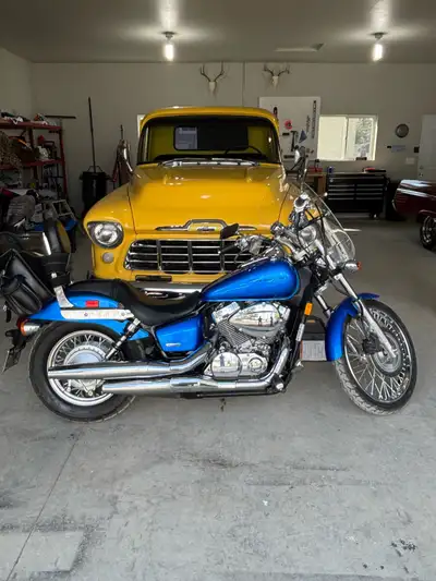 2007 Honda shadow spirit 750 midnight blue edition absolutely mint bike always inside second owner h...
