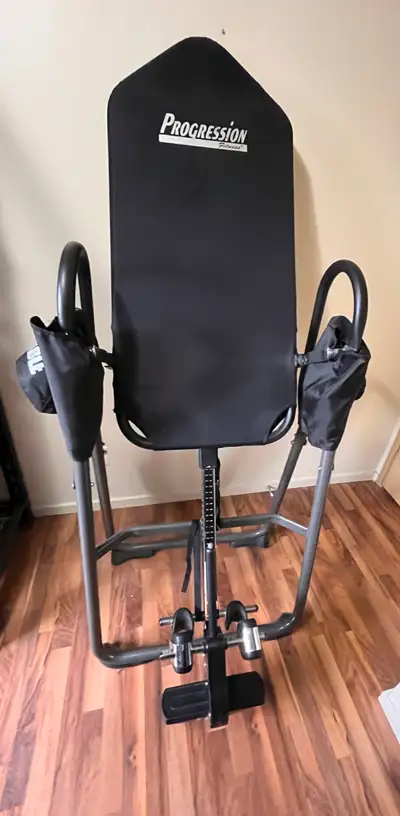 Progression Fitness Inversion Table 75128 Excellent Condition….. Non-skid floor stabilizers provide...