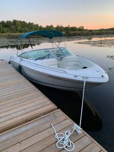 21’ bowrider Mercruiser 5.7 liter EFI engine Dual batteries with switch Upholstery in excellent cond...