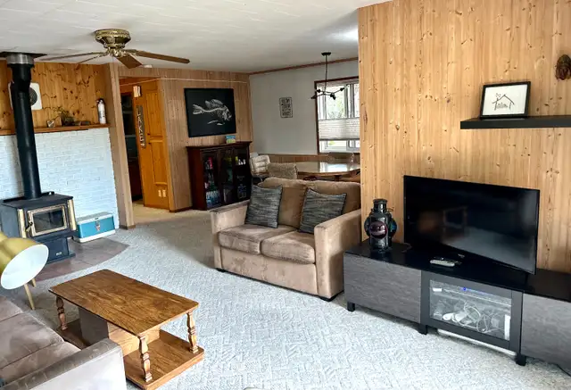 Waterfront Cottage - Lee River in Manitoba in Canada - Image 5