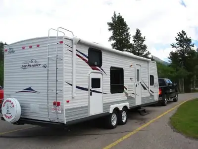 2008 Jayco G2 40th Anniversary Edition 29ft BHS, excellent condition, barley used in last few years,...
