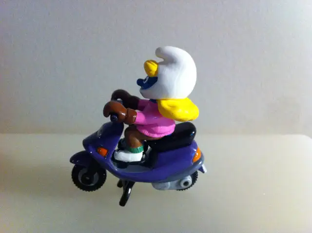 Super Smurfs - Vintage 1998 Smurfette Ridding a Motorbike63234988552961122
