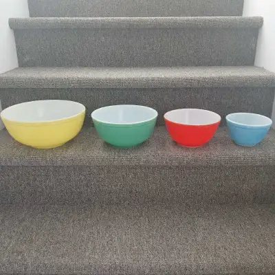 Ensemble de 4 bols Pyrex couleur primaire, View more