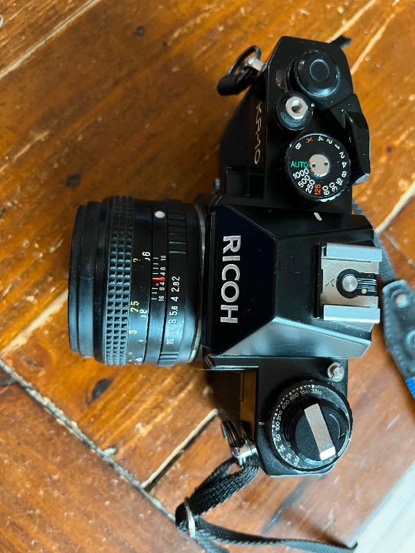 Ricoh KR-10 film camera with 50mm f2.0-16 lens in Cameras & Camcorders in Calgary - Image 2