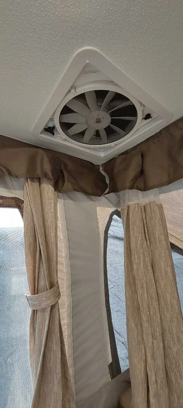 2023 Forest River Rockwood 1910 ESP in Travel Trailers & Campers in City of Montréal - Image 11