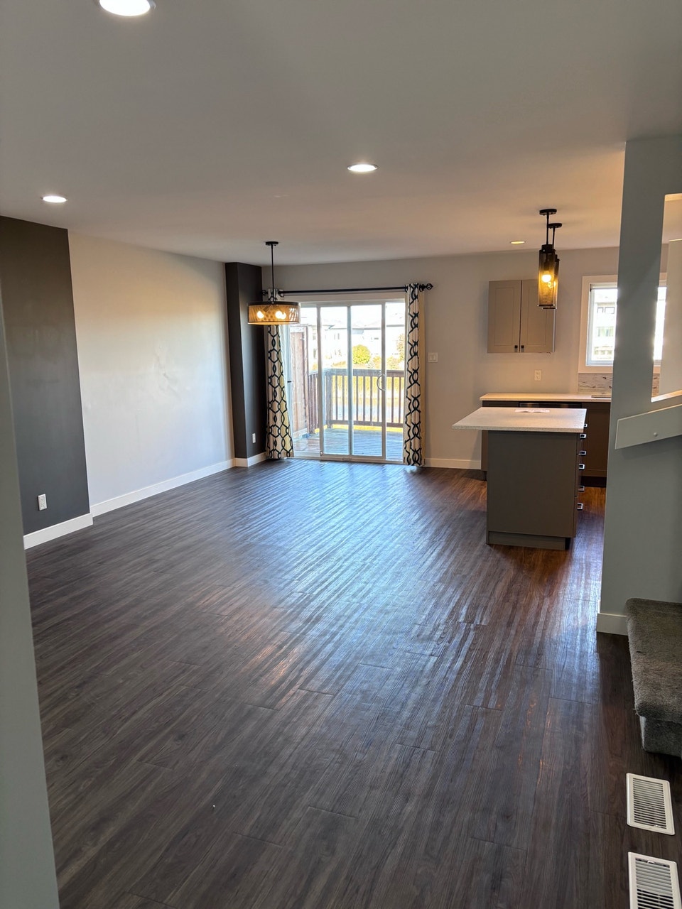 Available IMMEDIATELY Bridgewater house 3