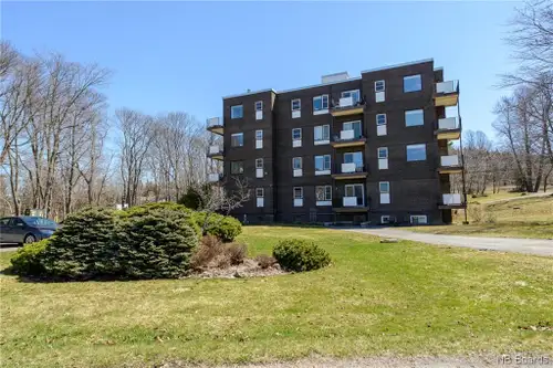 A lovely and well appointed condominium for rent at the always-sought-after Low Wood Estates in Roth...