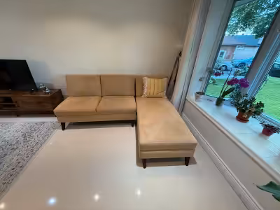 Super clean and well-kept set – amazing deal for just $599. From a spotless, pet-free home. Listed f...