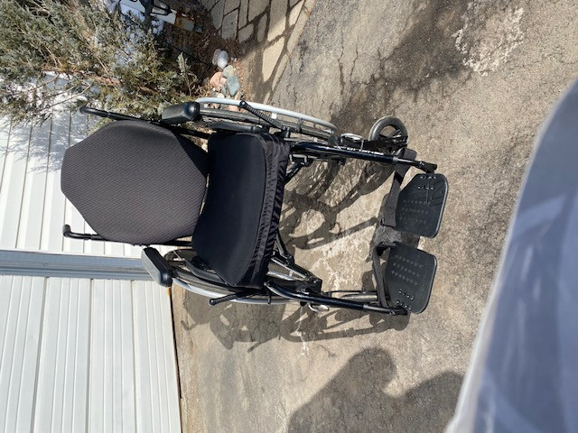 Wheelchair in Health & Special Needs in Thunder Bay - Image 2
