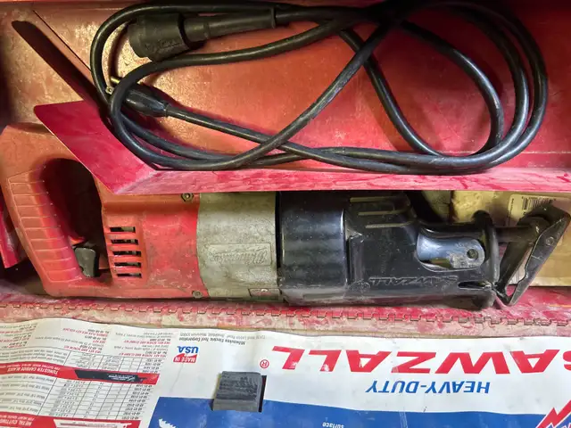 Milwaukee Heavy Duty Sawzall in Power Tools in Markham / York Region - Image 3