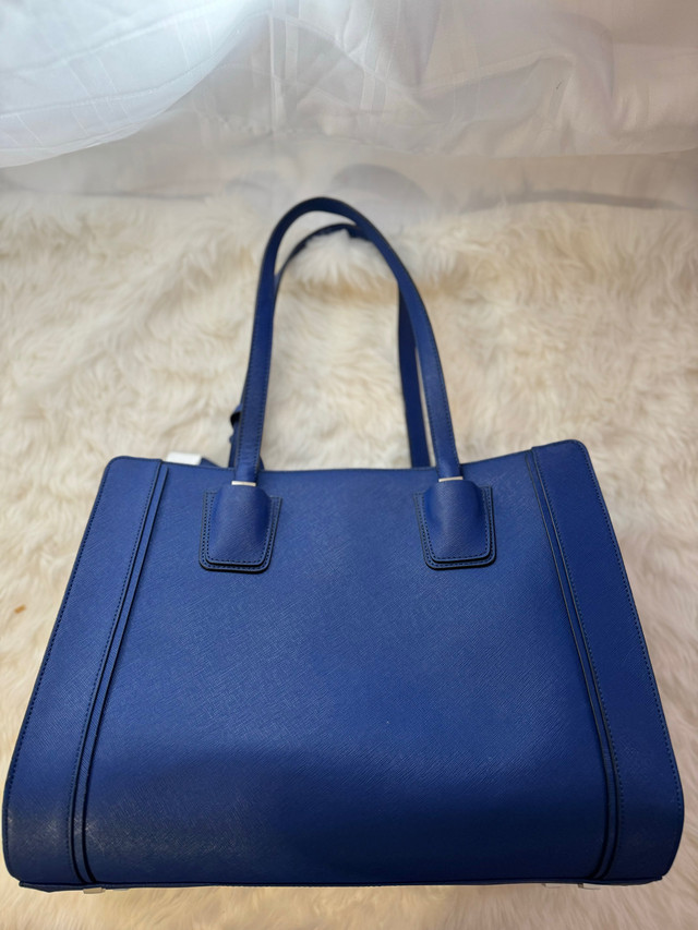Brand new rare Ivanka Trump Shoulder / Tote Bag Purse in Women's - Bags & Wallets in Burnaby/New Westminster