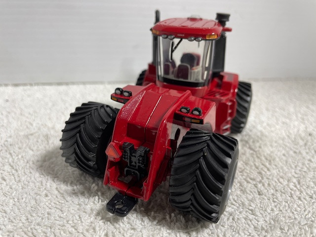 1/64 CASE IH Steiger 620 w/LSW's 4wd Farm Toy Tractor in Toys & Games in Regina - Image 4
