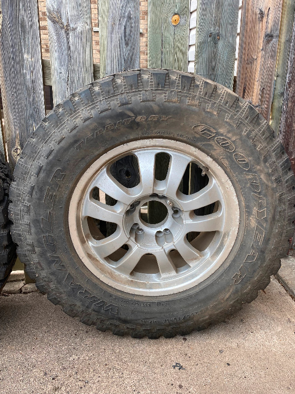 2 tires on rims 265 70R 17 in Tires & Rims in Thunder Bay - Image 2
