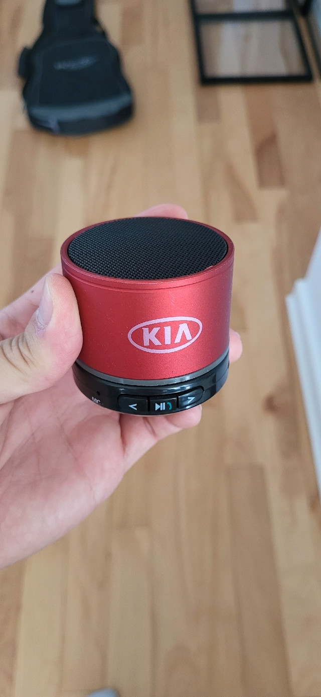 Bluetooth Speaker Kia brand dans Haut-parleurs  à Ville de Montréal