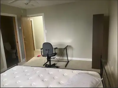 Furnished room in a 2 bedroom apartment