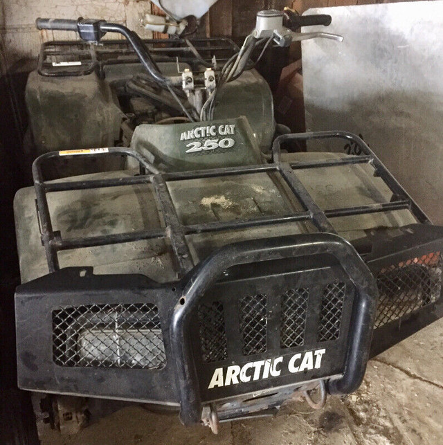 PARTING OUT 2003 ARCTIC CAT 250cc 4x4 semi auto 5 speed in Other in Ottawa