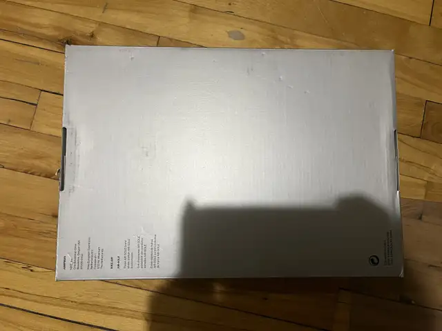 Jordan 13 Chicago 2017 Size 9 Deadstock in Men's Shoes in City of Montréal - Image 8