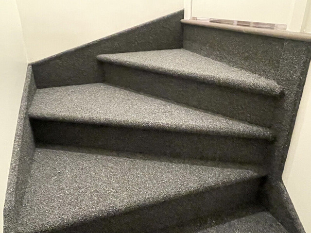 Pose tapis,tuiles,prélart spécialité escalier dans Revêtement de sol  à Ville de Québec