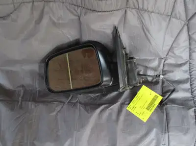 From a 2005 Honda CRV. Non-heated, electrical mirror. Bought it 2nd hand from an auto parts store bu...