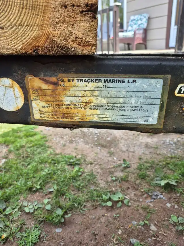 1996 Aluminum Tracker boat. in Powerboats & Motorboats in Cape Breton - Image 7