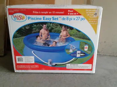 Piscine gonflable 8 pi x 27 po  NEUF jamais installée, View more