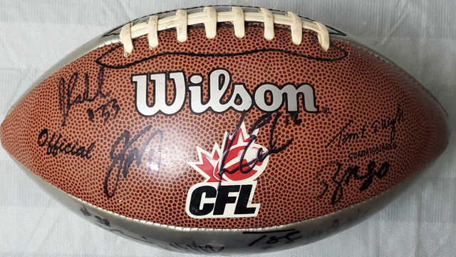 CFL Hamilton Tiger - Cats autographed football NO certificate in Arts & Collectibles in City of Toronto - Image 4