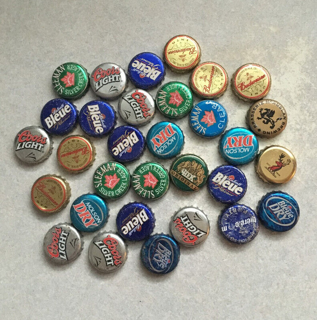 Breweriana - Collection of beer bottles, cans, coasters and caps in Arts & Collectibles in Gatineau - Image 3