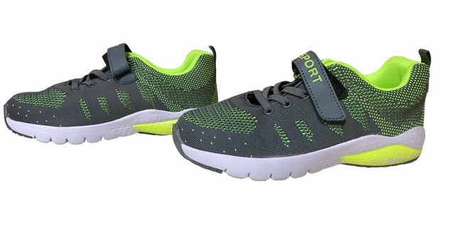 Worn once Size 37 ( 6 to 6.5 runners) in Kids & Youth in Edmonton - Image 2