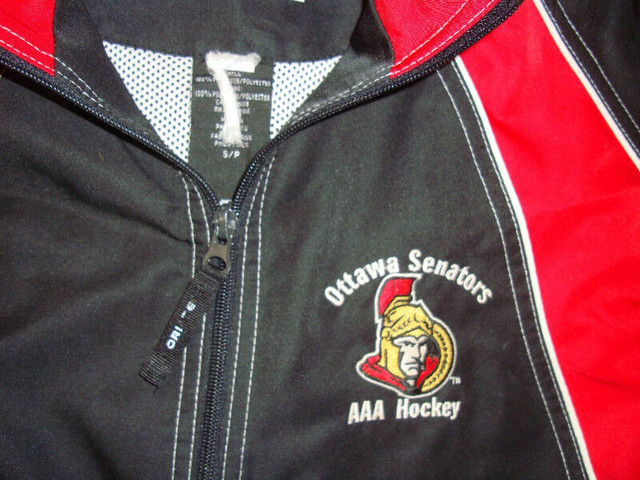 Like New Ottawa Senators Coat Lightweight Size S/M - $40 in Other in Ottawa - Image 2